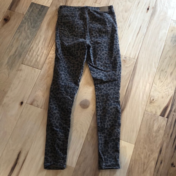 Jogging - Picture 2 of 4